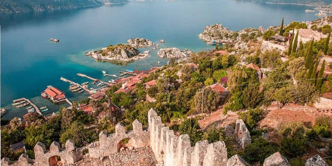 Karadan ulaşımın olmadığı nadir nokta! Türkiye’nin Santorini’si olarak görülüyor: Tekneyle ulaşan hayran kalıyor 2